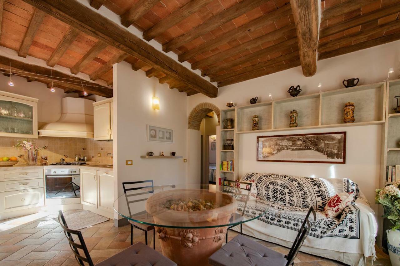La Casina Di Pia Apartment Montieri Bagian luar foto