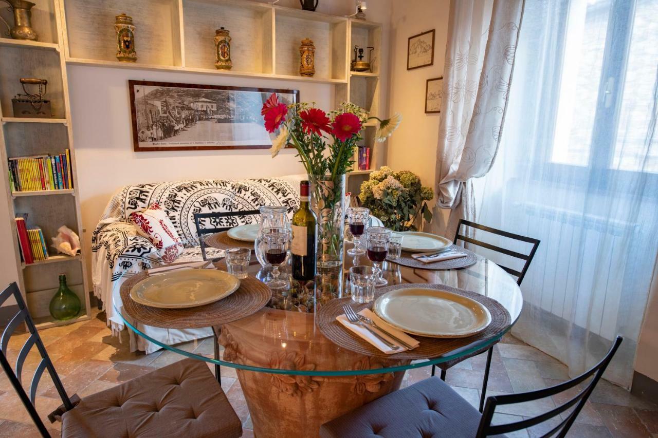 La Casina Di Pia Apartment Montieri Bagian luar foto