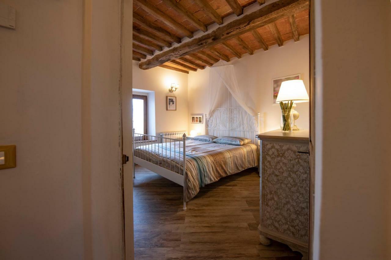 La Casina Di Pia Apartment Montieri Bagian luar foto