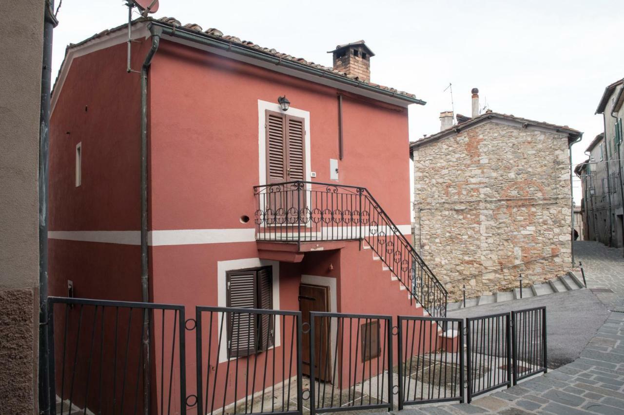 La Casina Di Pia Apartment Montieri Bagian luar foto